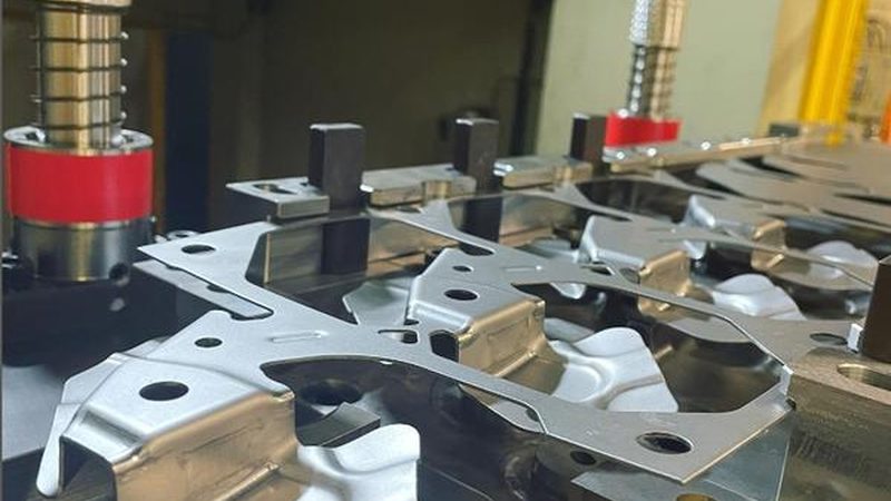 W6Mo5Cr4V2模具钢：揭秘高性能模具钢的选型与应用**