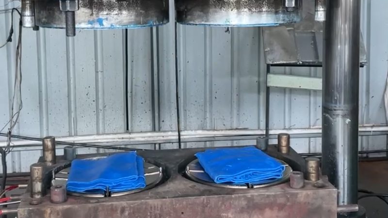 拉伸模具材质选择：304不锈钢与45钢的较量